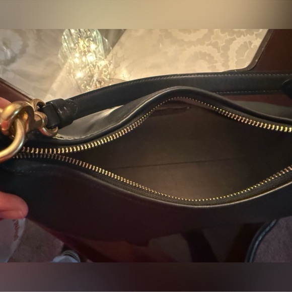 Black Leather Shoulder Bag - Picture 6 of 7